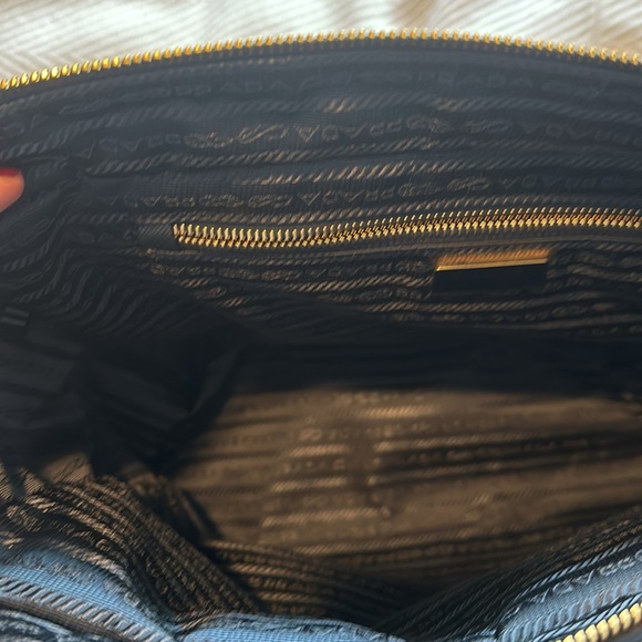 Prada Re-edition 1995 Chaine Large Re-nylon Tote Bag. Color -Blue. - Picture 9 of 11